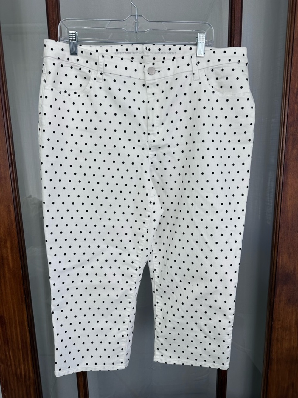 Chicos Perfect Stretch Girlfriend Slim Leg Capri 3 XL White Black Polka Dot Fun